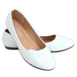 Hvidlakerede ballerinaer 9988-60 Hvid