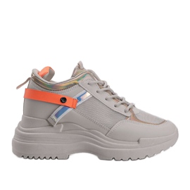 Beige sneakers med en tyk Johan sål