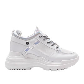 Hvide sneakers på en tyk Johans sål