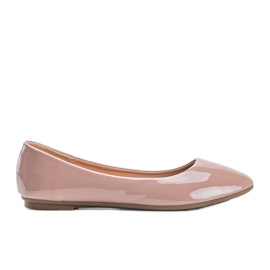 Beige lakerede ballerinaer i Indien