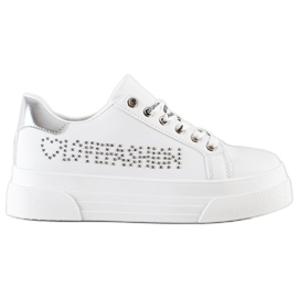 SHELOVET Hvide sneakers på modeplatformen