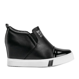 Kvinders sorte sneakers med Caroline -inskriptioner