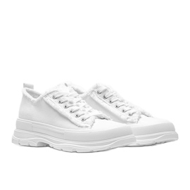 Hvide sneakers på en tyk Makenna sål