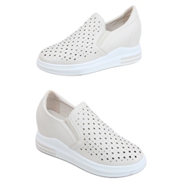 Sneakers glider på den beige kile HY-251 Beige