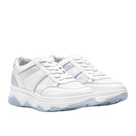 Hvide og blå sneakers fra Julissa