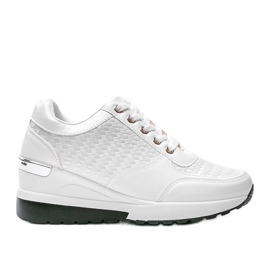 Hvide skinnende sneakers på Mara -kilen
