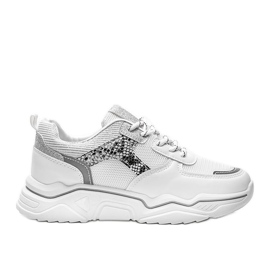 Hvide sneakers på en tyk sål med et slangeskindsmønster Anika