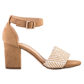 Evento Flettede sandaler med høj hæl beige