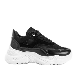 Sorte sneakers med en tyk Kail sål