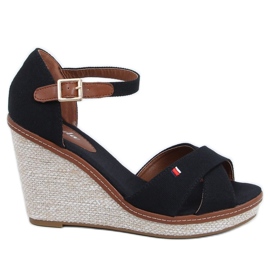 Sorte sandaler på kiler BL-70 Sort