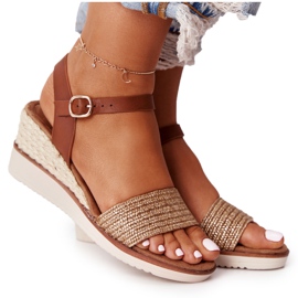 EVE Beige sandaler på en kilehæl med fletninger på Tenerife brun