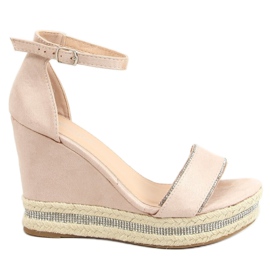 Sandaler på en beige kile LL6351 nøgen