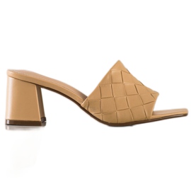 SHELOVET Quiltede beige flip-flops