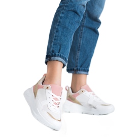 SHELOVET Stilfulde sneakers med mesh hvid