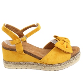 Espadriller på kiler med en sløjfe i honning YL92 gul