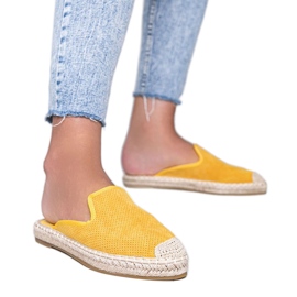 Gule flip-flops med en opbygget Kinshasa-front