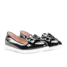 Sortlakerede loafers med en Nemesise sløjfe
