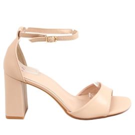 Sandaler på firkantede hæle, beige TU173P-PU Beige Pu