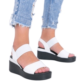 Hvide kile sandaler fra Wins