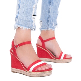 Røde espadriller på Mona -kilen