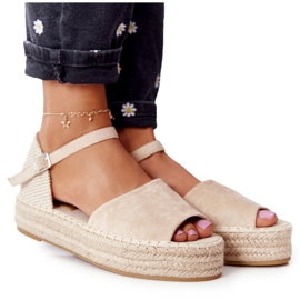Beige Megara sandaler på flettet platform