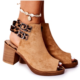 Sandaler i ruskind på en bar Lu Boo Camel Leopard brun