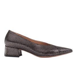 Marco Shoes Sorte pumps i usædvanligt stribet læder