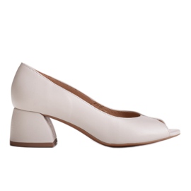 Marco Shoes 1576P beige læderpumper med en stabil hæl