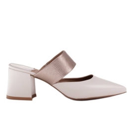 Marco Shoes Elegante dametøfler til sommer beige hvid