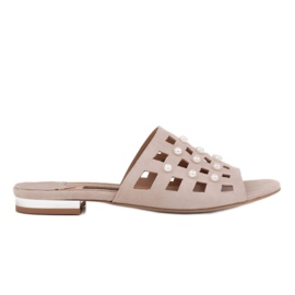 Marco Shoes Elegante dametøfler med perler og perforering beige