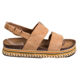 Ideal Shoes Sandaler i ruskind på platformen beige brun