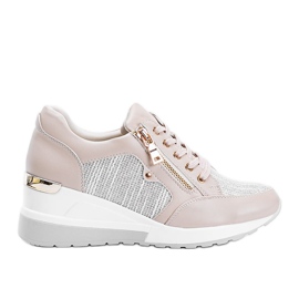 Beige skinnende sneakers på kilen The Moment