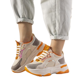 Hvide sneakers med holografiske Freedom -skær orange