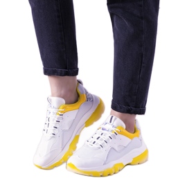 Hvide og gule sneakers med ombre sål