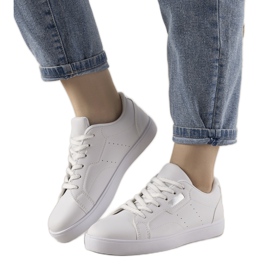 Hvide og sølv sneakers fra Boomshom