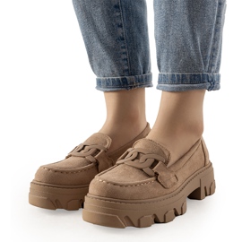 Beige mokasiner på en høj Perla sål