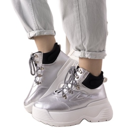 Sølv sneakers på en høj Eloquence sål