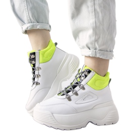 Hvide sneakers på en høj Eloquence sål
