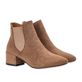 Khaki Ana ankelstøvler på en stolpe beige brun