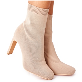 Kvinders slip-on støvler med en kaki i nat sok beige