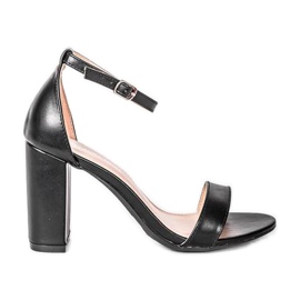 Sorte sandaler på posten som Dorothy