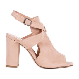 Creme støvler på Lovely Thing stolpen beige