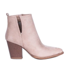Beige ankelstøvler på posten som Ginny