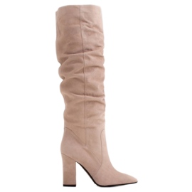 Marco Shoes Høje, plisserede beige støvler lavet af naturlig ruskind