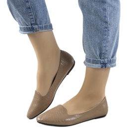 Brune ballerinaer i Aupras krokodillehudsmønster beige