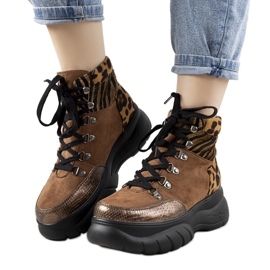 Brune vintersneakers med temaet Cesaria animal