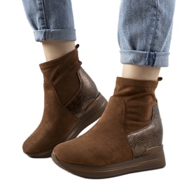 Brune sneakers med et Garibay -slangeskindindsats
