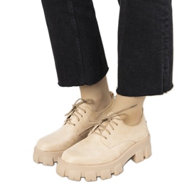 Beige sko med en tyk Melisande sål
