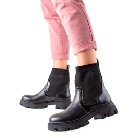 TRENDI Slip-on poser på platformen sort