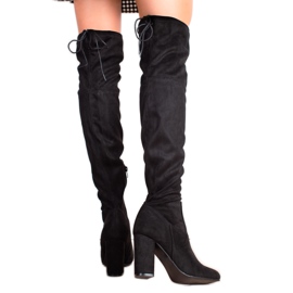 TRENDI Sexede sorte musketerer